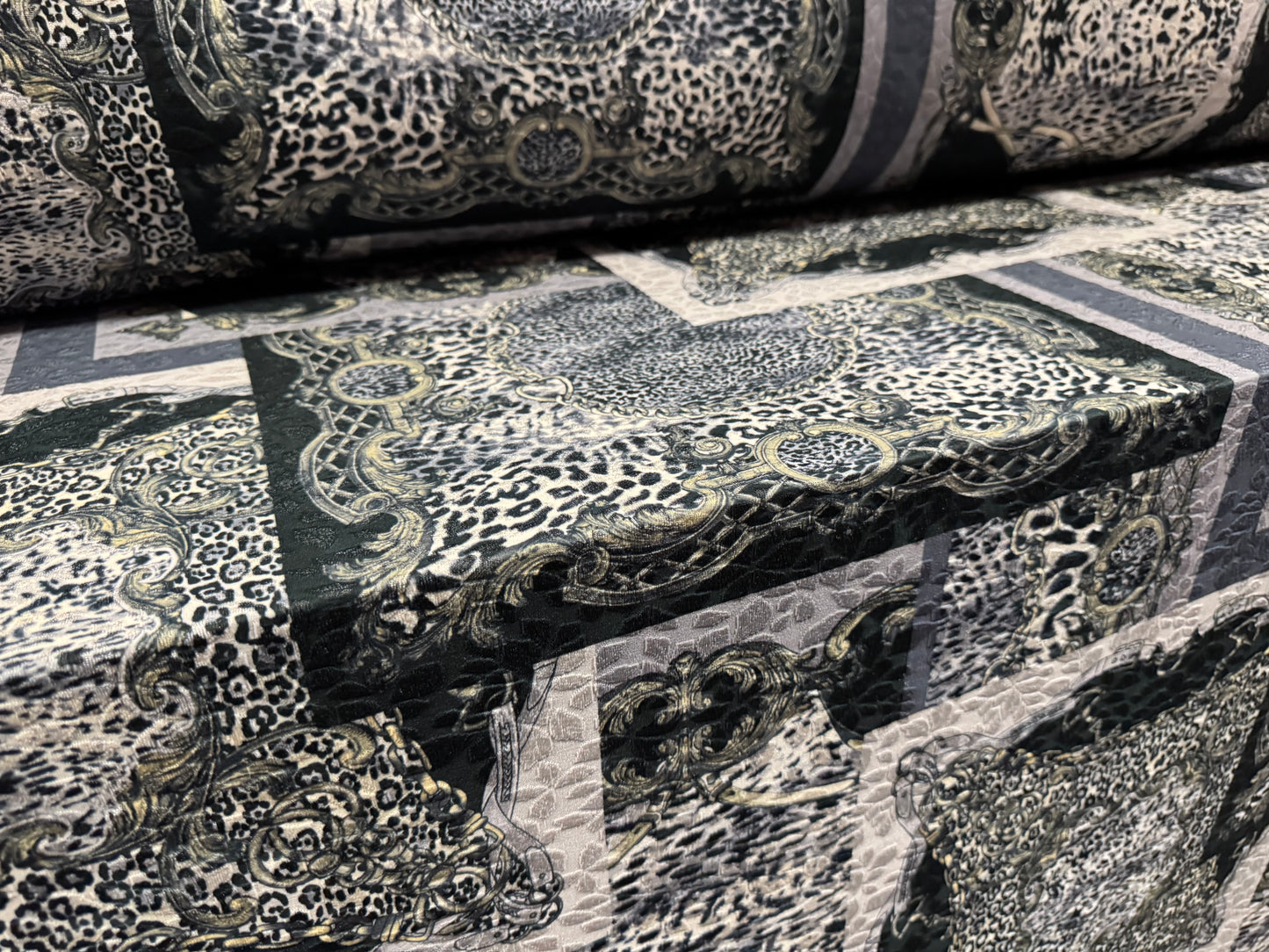 Stretch spandex jersey jacquard fabric, per metre - leopardskin & buckles print - dove grey