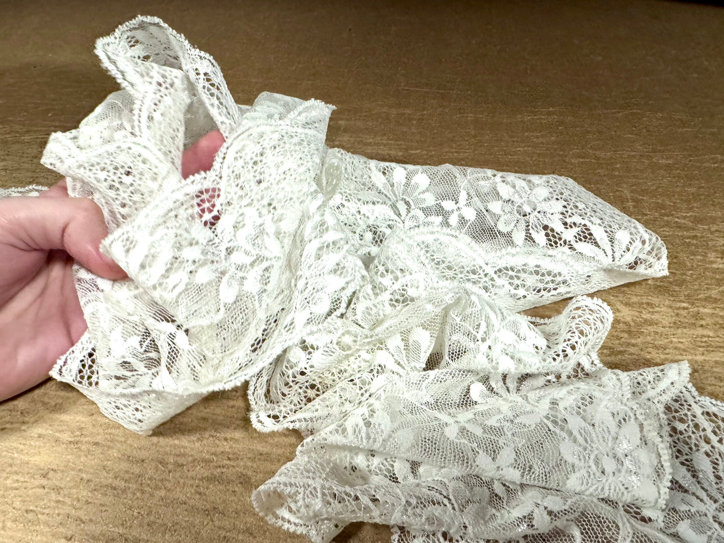 Scalloped stretch lace edging trim fabric, per metre - floral - ivory