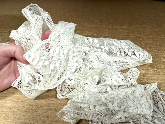Scalloped stretch lace edging trim fabric, per metre - floral - ivory