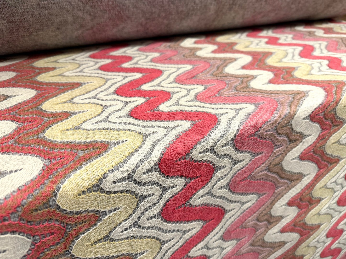 Wool blend heavyweight jacquard fabric, per metre - zigzag wave - pink & cream