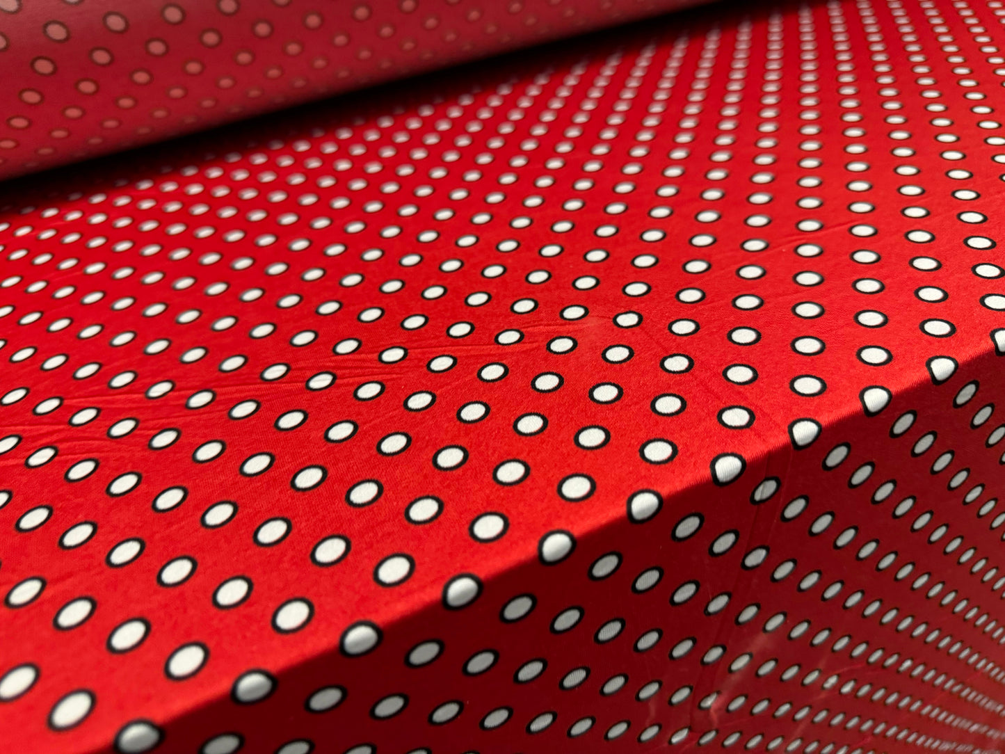 Stretch spandex single jersey fabric, per metre - Bright spot print - red