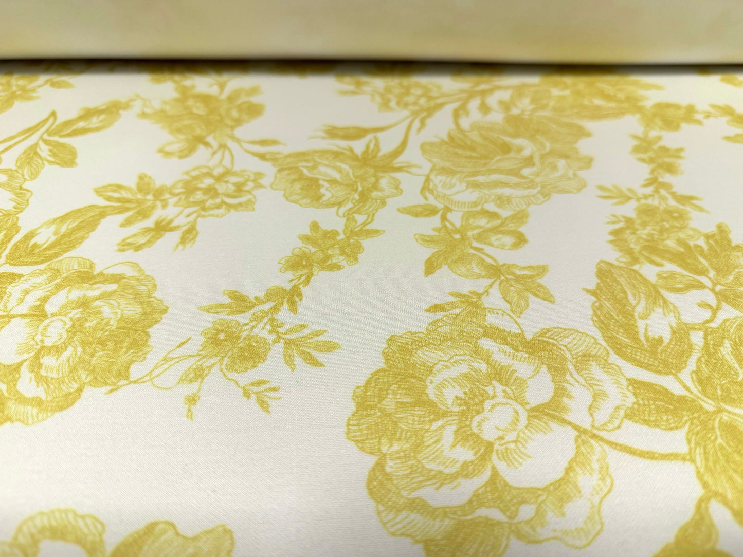 Scuba crepe stretch spandex jersey fabric, per metre - toile de jouy print - citrus