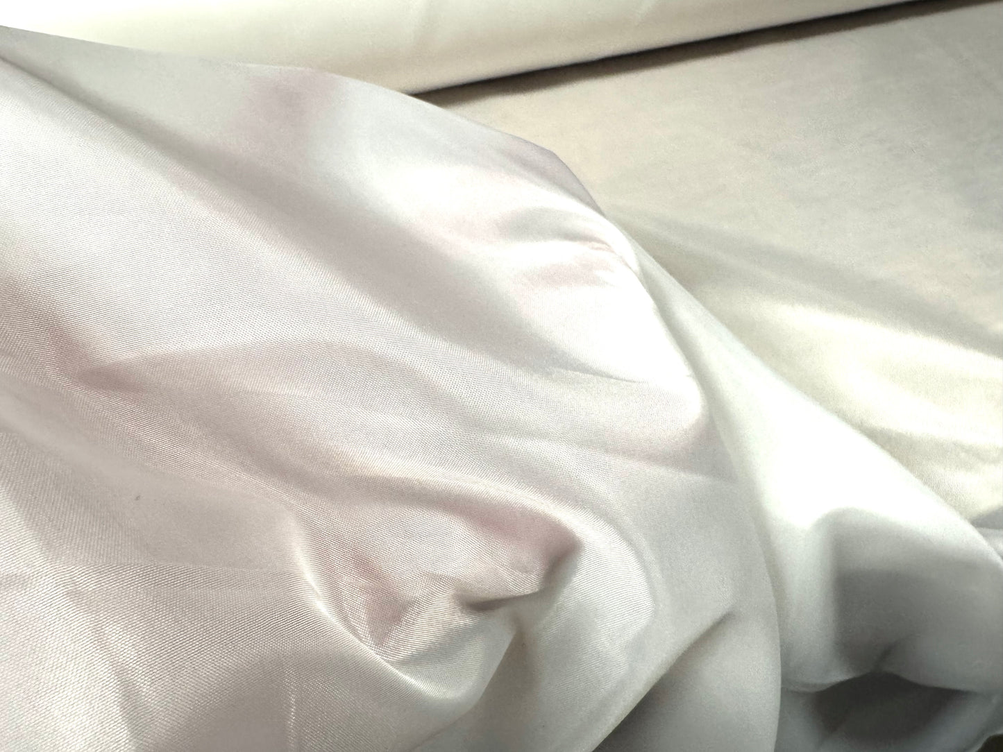 Lightweight woven lining fabric, per metre - plain - white