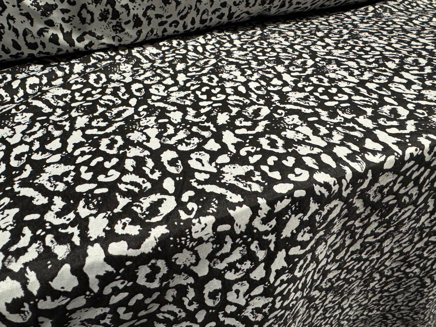 Matte taffeta faux silk fabric - leopard animal print - silver grey