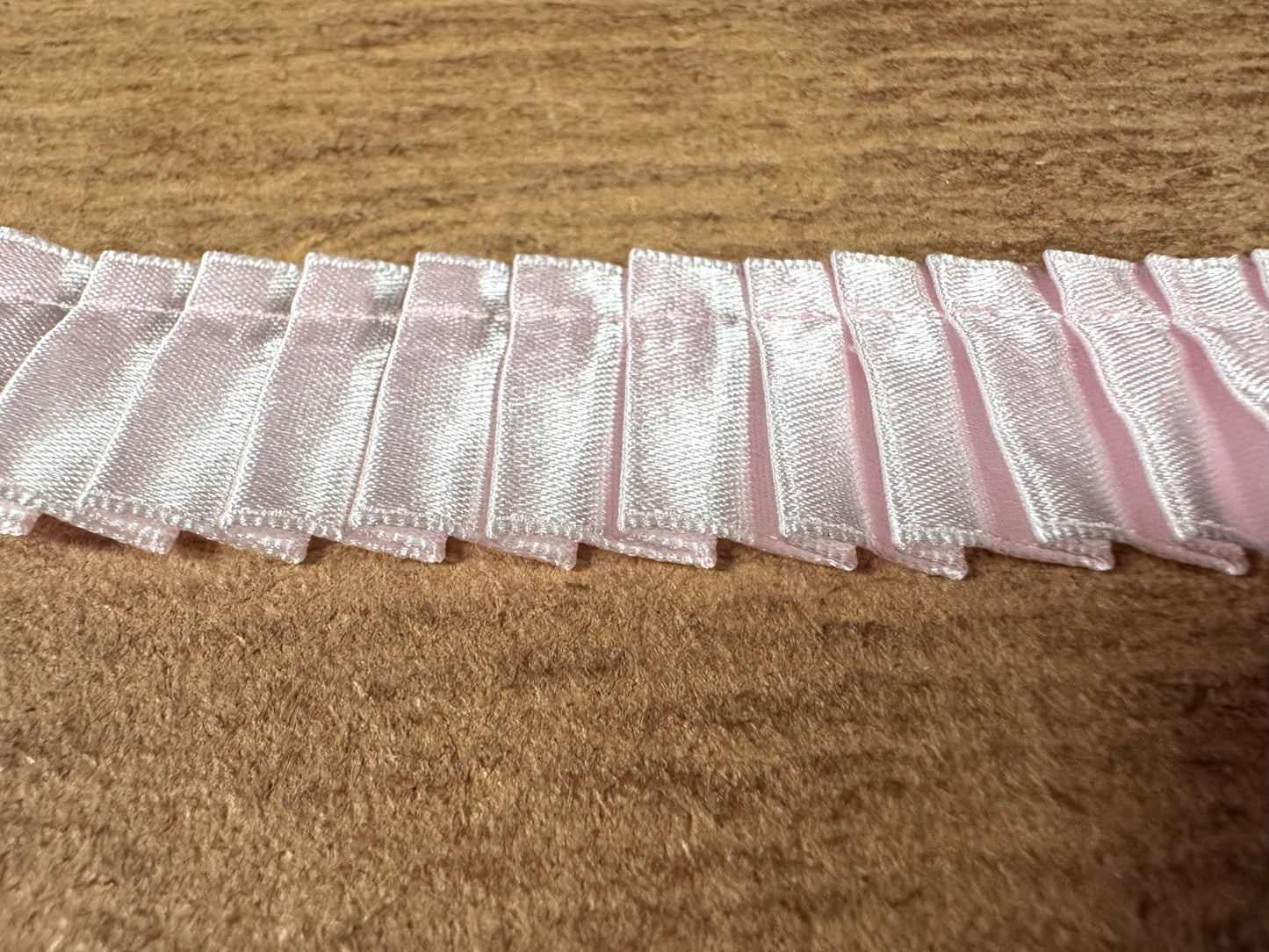 Concertina satin edging trim fabric, per metre - pink