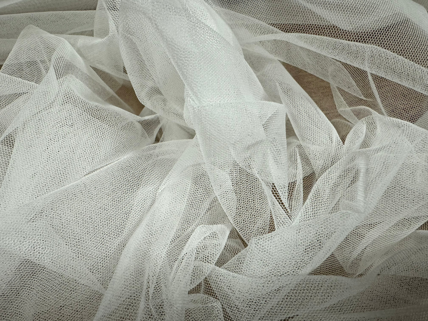 Fine tulle tutu mesh net fabric, per metre - plain - white