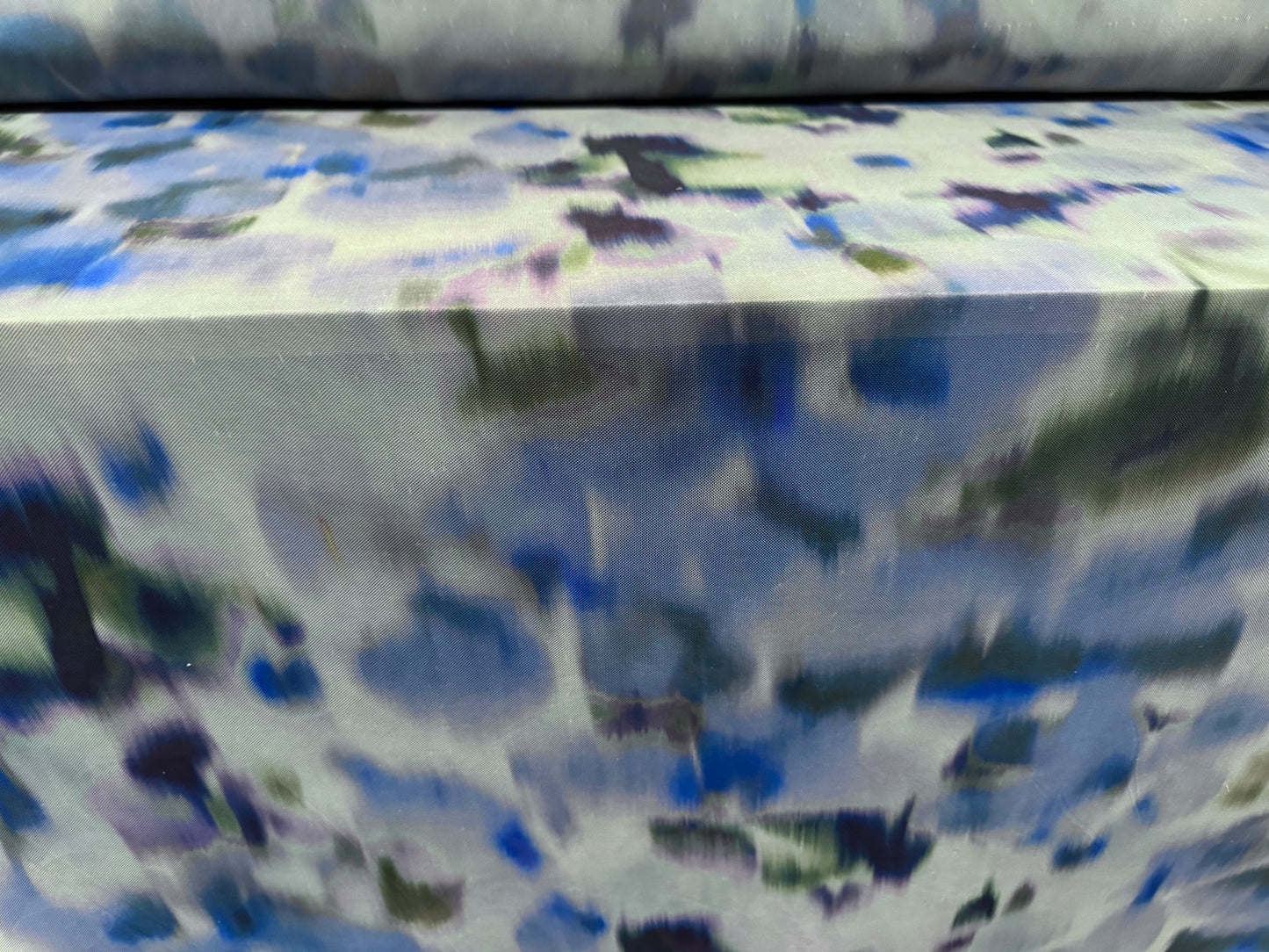 Power mesh net stretch spandex fabric, per metre - smudge print - blue