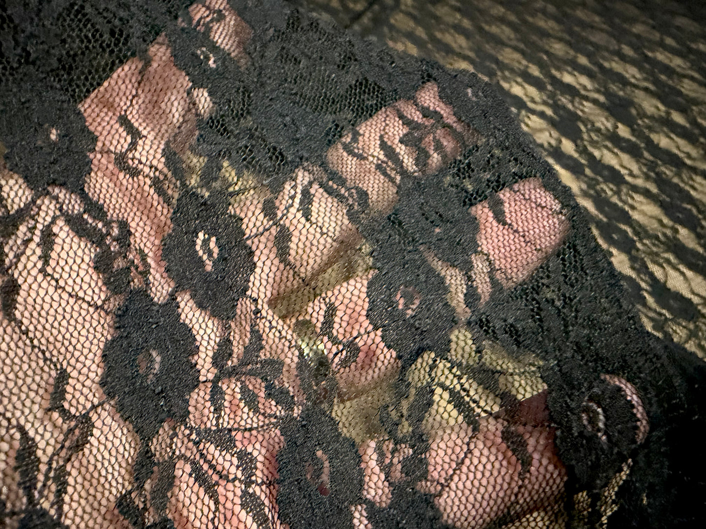 Stretch spandex lace fabric, per metre - floral - black