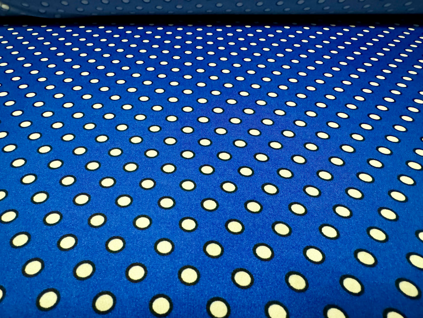 Stretch spandex single jersey fabric, per metre - Bright spot print - blue