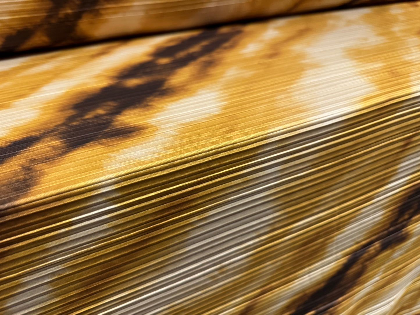 Stretch plissé pleated dress fabric, per metre - diagonal ombré print - gold & cream