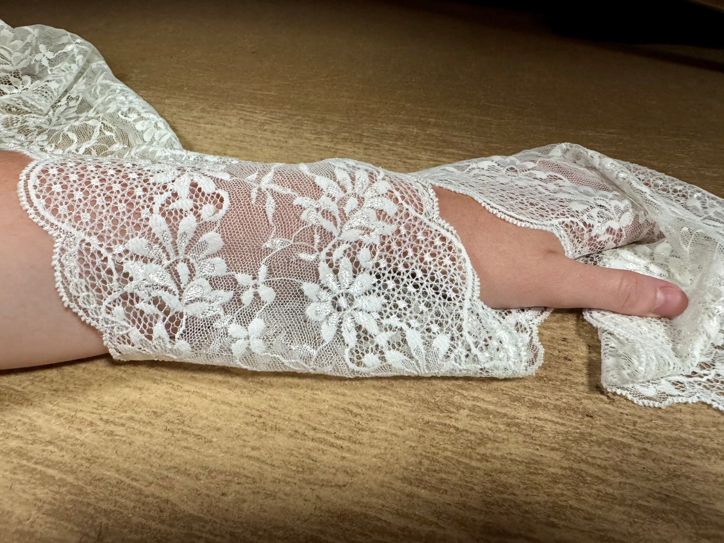 Scalloped stretch lace edging trim fabric, per metre - floral - ivory