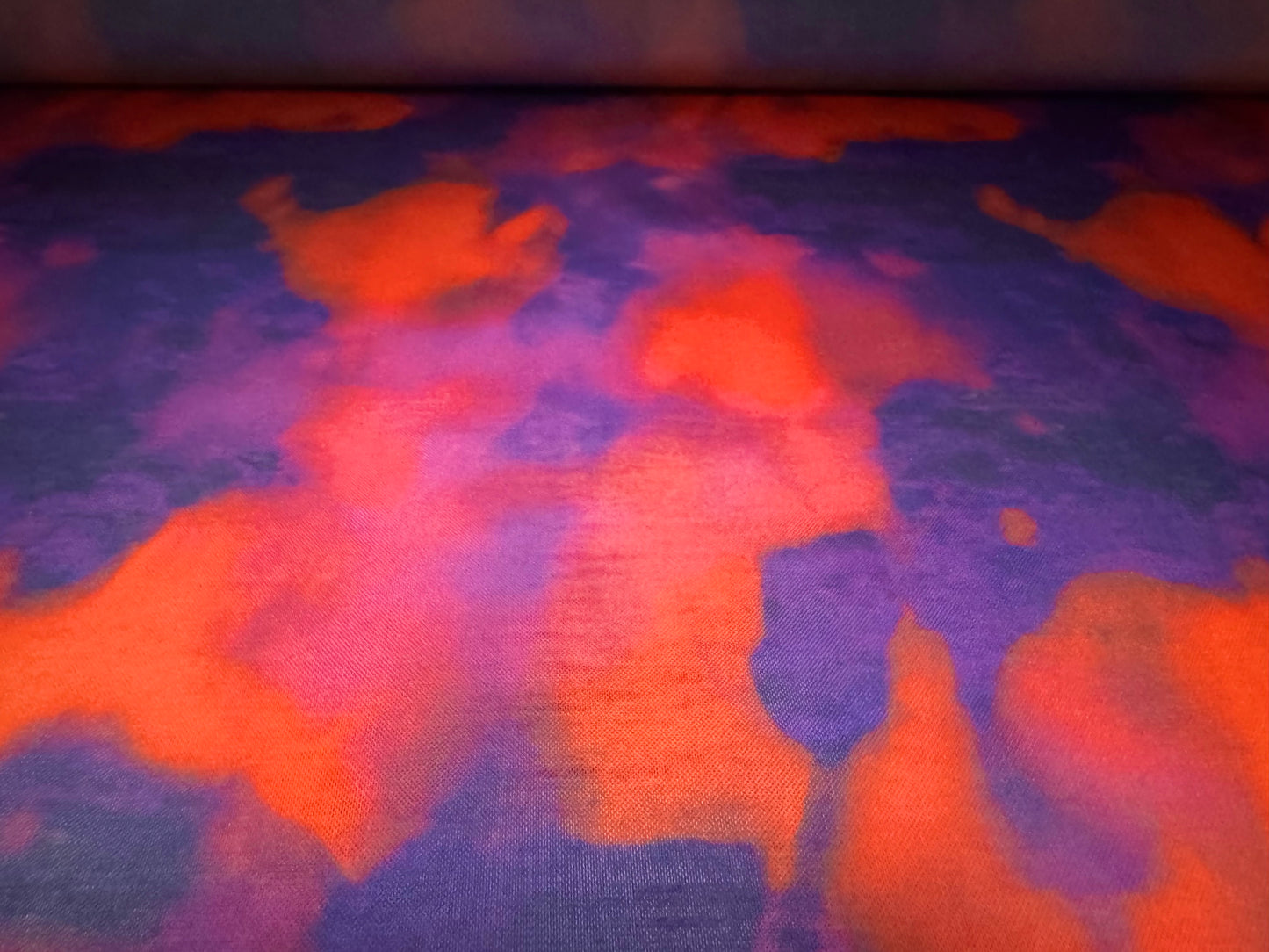 Power mesh net stretch spandex fabric, per metre - smudge print - purple & scarlet