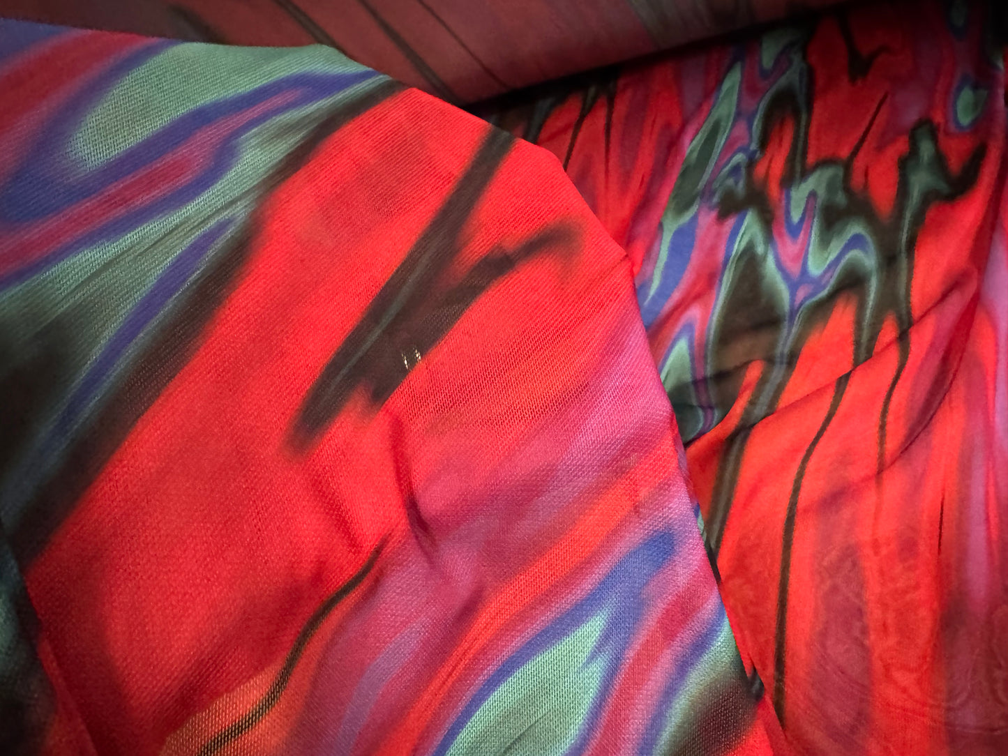 Power mesh net stretch spandex fabric, per metre - retro splash print - red & jade