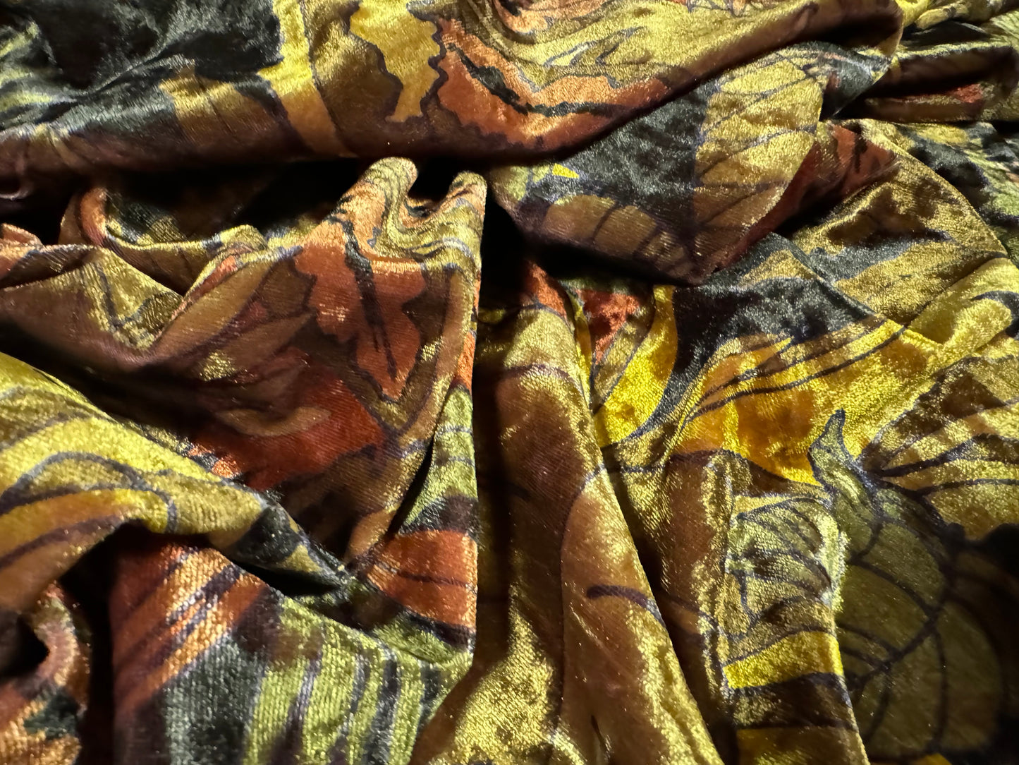 Spandex velvet stretch dress fabric, per mere - jungle leaf print - chartreuse green & rust