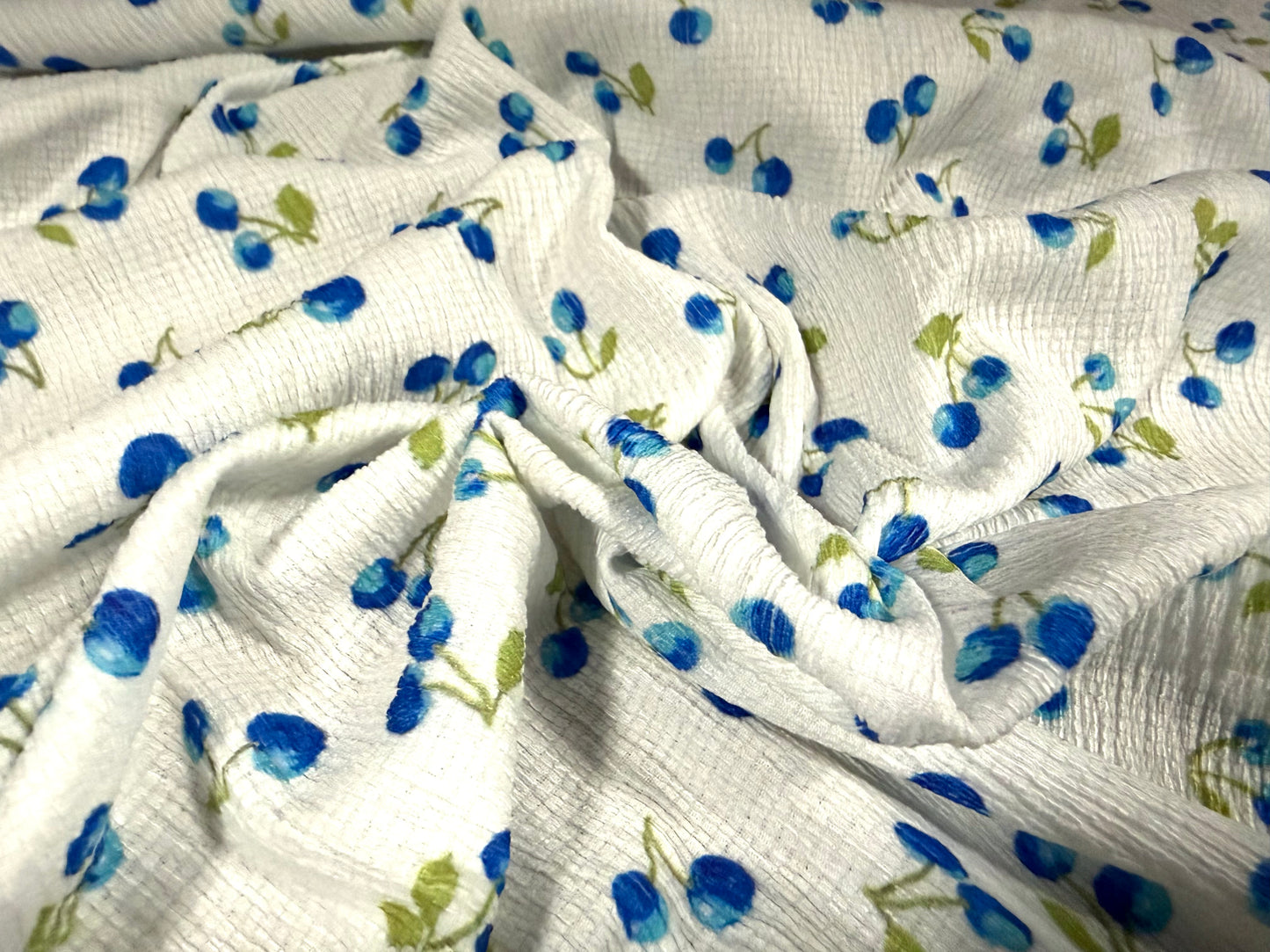 Crinkle crepe stretch woven fabric, per metre - blueberry print - blue & white