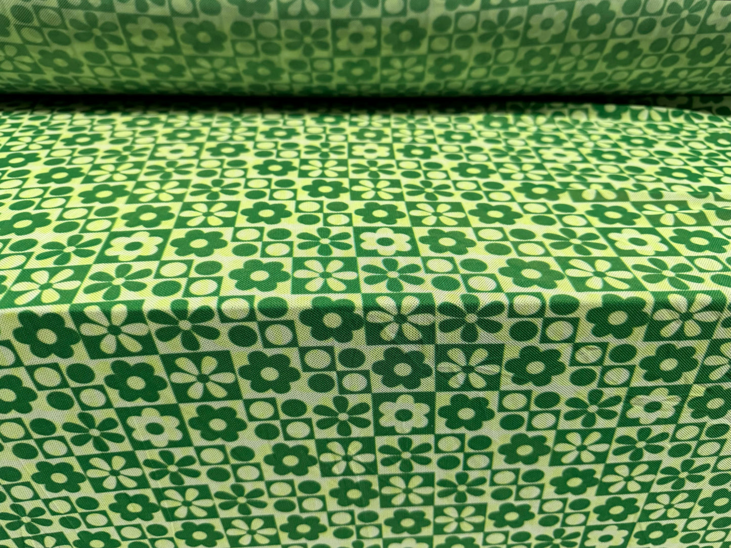 Power mesh net stretch spandex fabric, per metre - Geometric daisy flower print - green lemon & cream