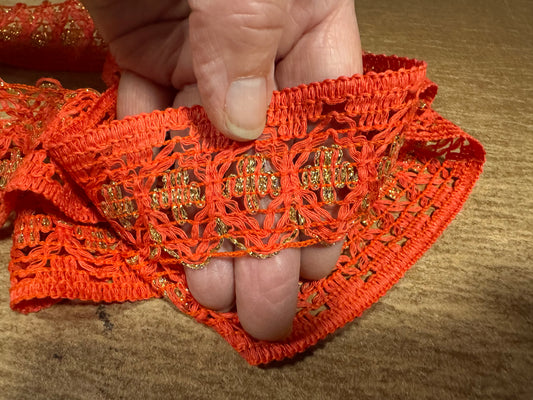 Metallic crochet lace edging trim fabric with scallop, per metre - coral with gold lurex