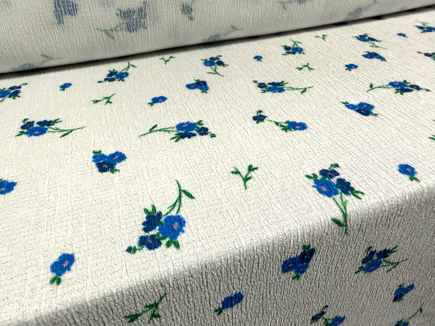 Crinkle crepe stretch woven fabric, per metre - floral print - blue & white