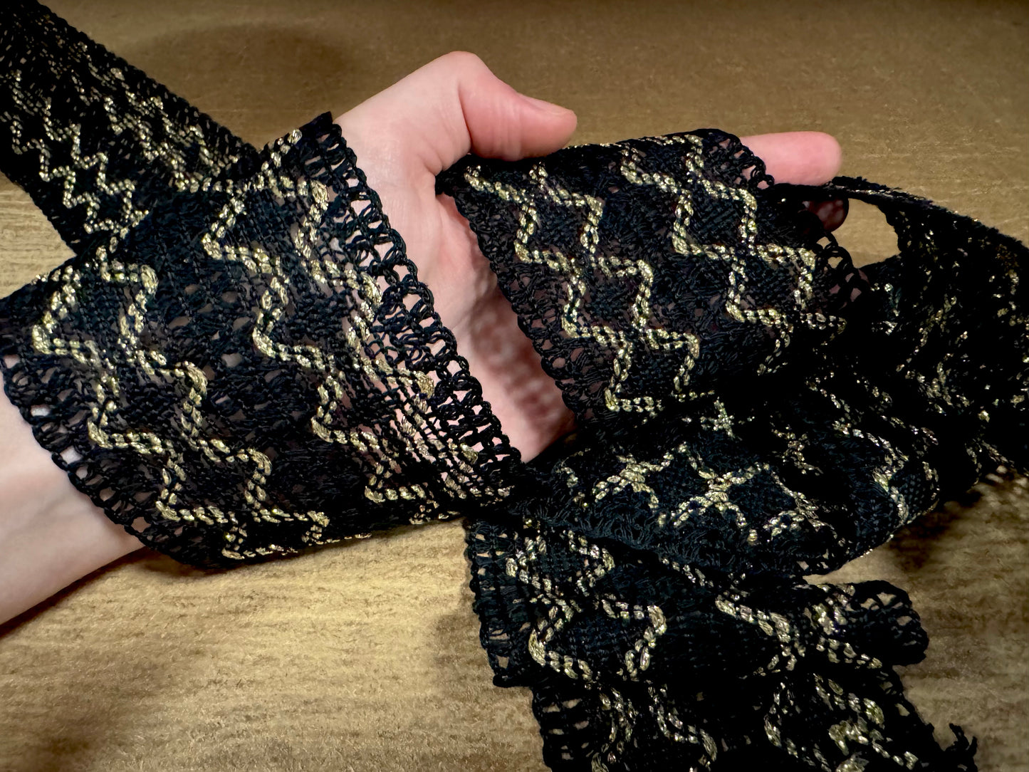 Metallic crochet lace edging trim fabric, per metre - zigzag - black with gold lurex