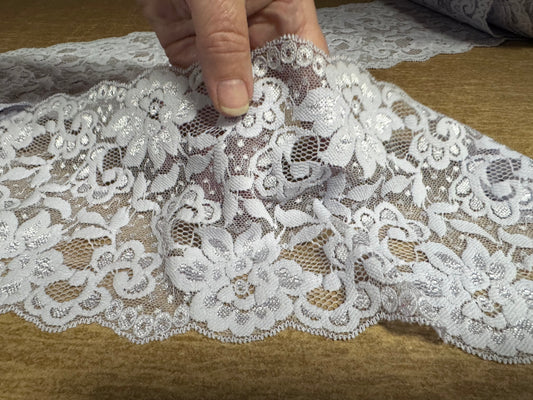 Stretch lace edging trim fabric with scalloped selvedges, per metre - floral - pale lilac