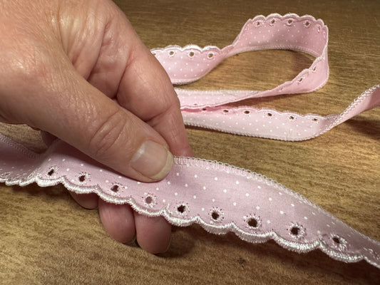 Woven viscose edging trim fabric with scallop, per metre - spotted - pink