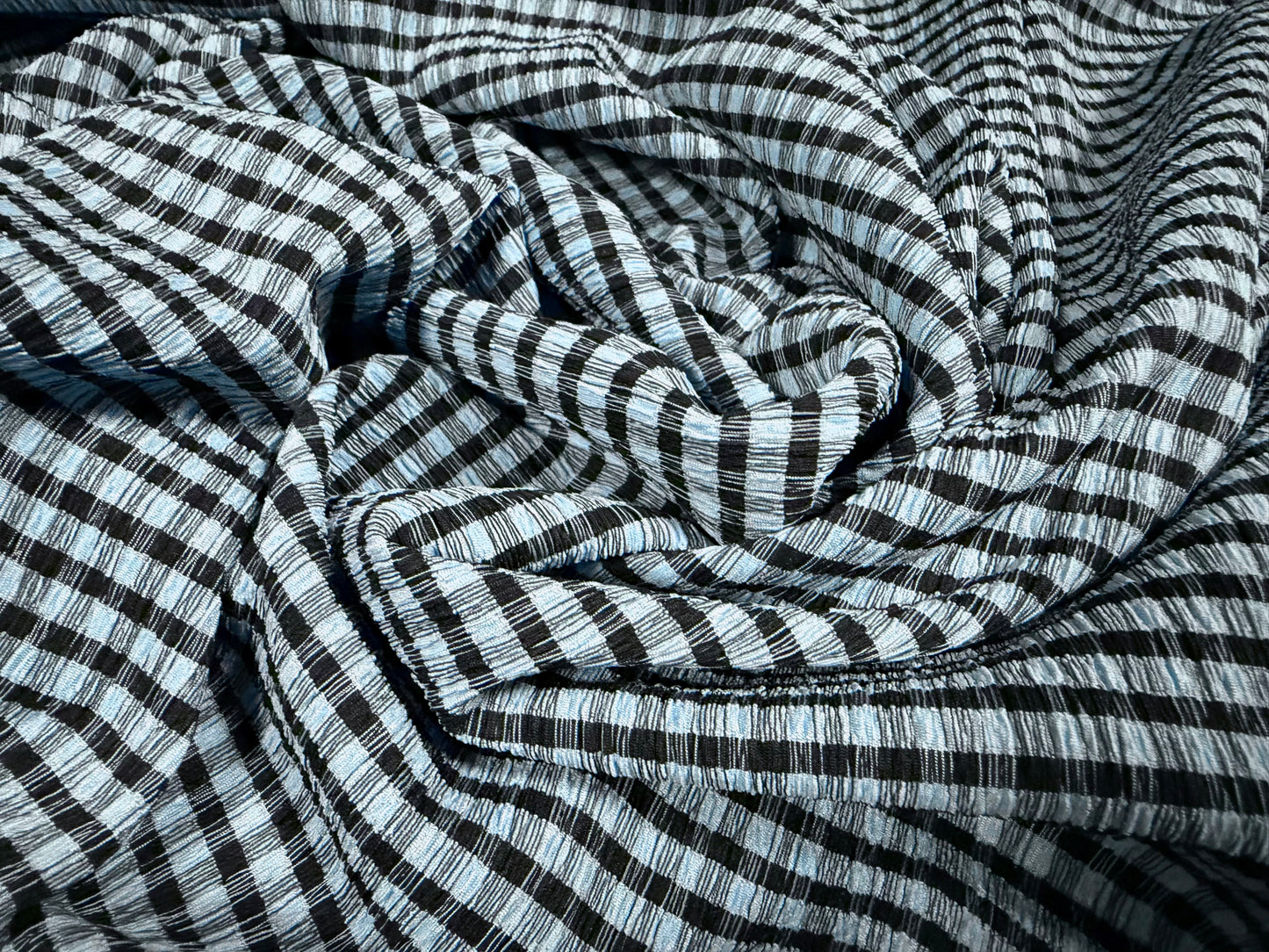 Stretch seersucker woven fashion fabric, per metre - gingham - powder blue
