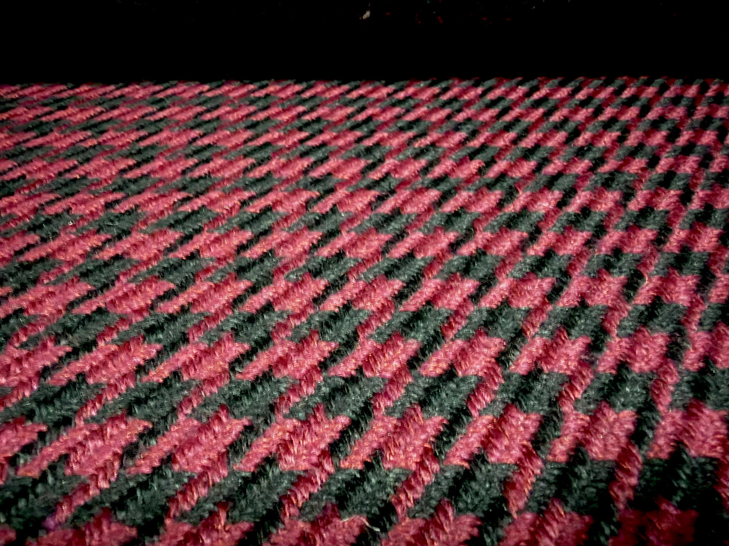 Heavyweight wool coat weight fabric, per metre - houndstooth jacquard - wine & black