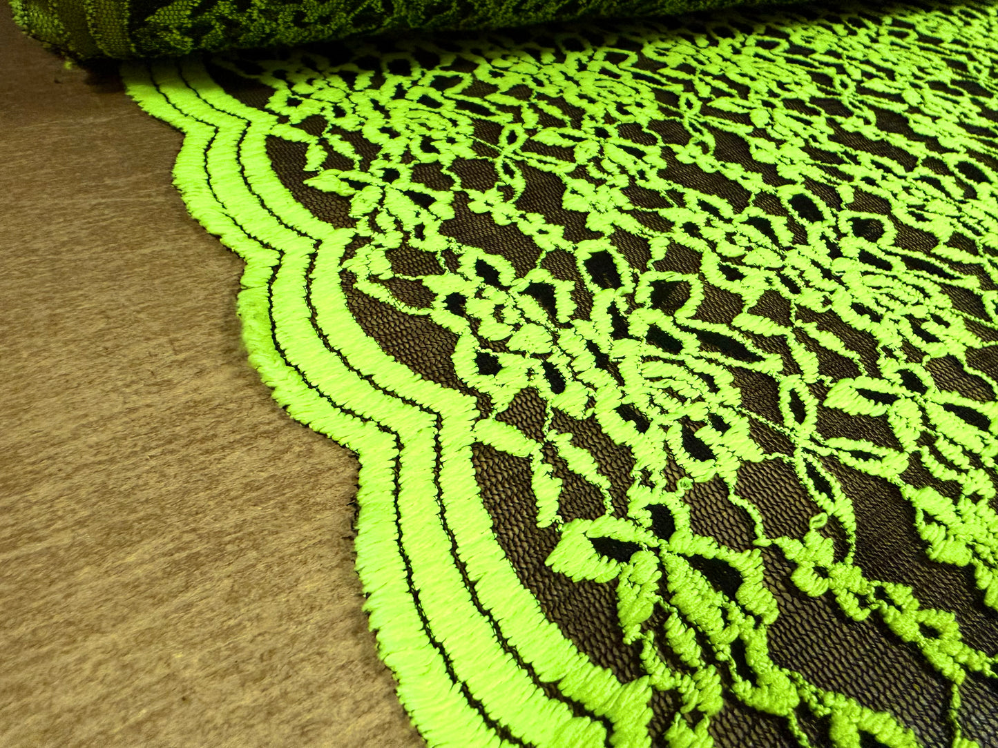 Embroidered stretch lace fabric with scalloped selvedge, per metre - floral - lime