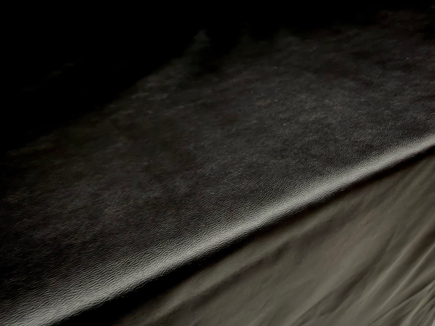 Stretch pvc leather look fabric, per metre - plain - black