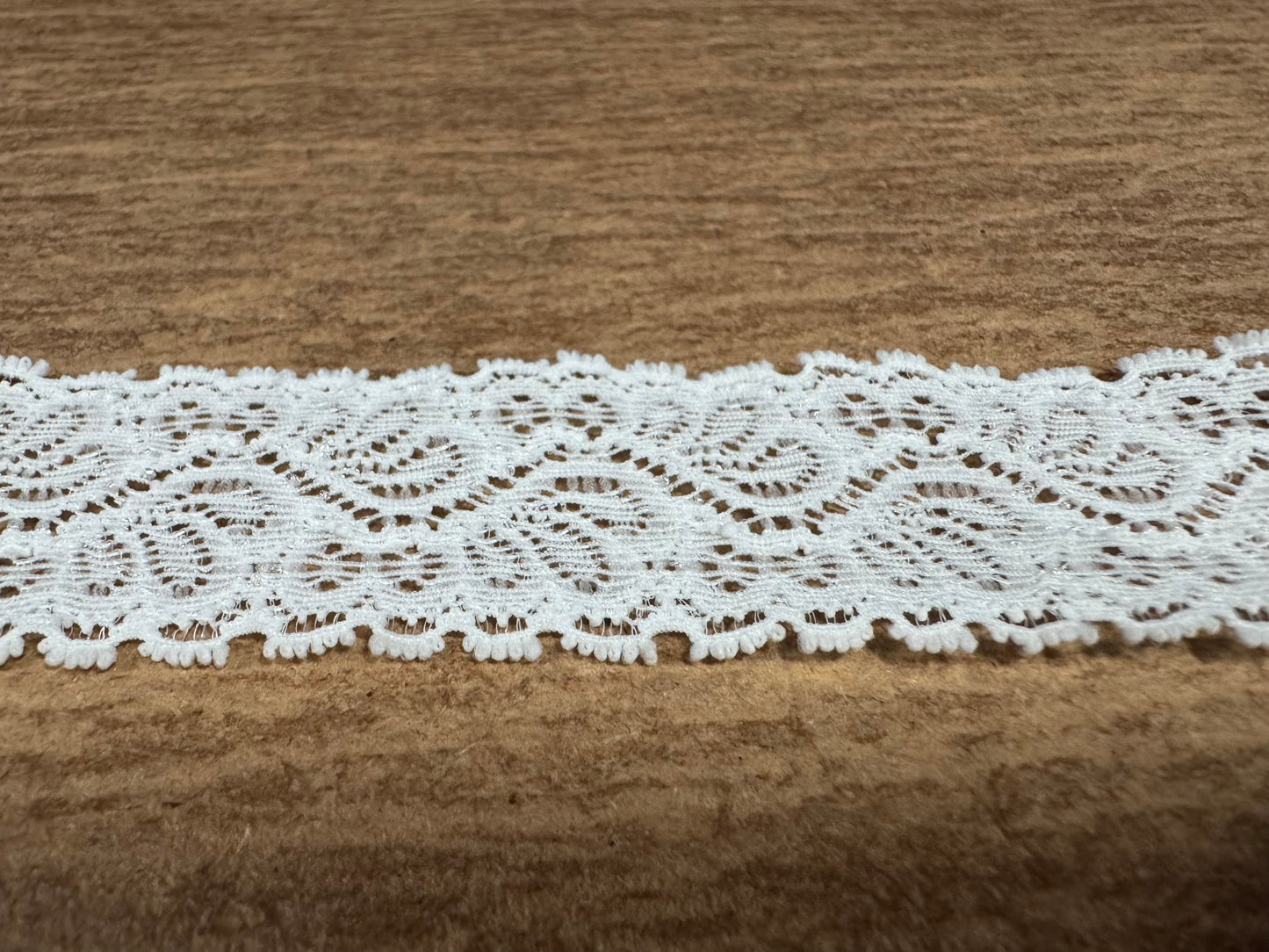 Stretch lace edging trim fabric with scalloped selvedges, per metre - floral - ivory