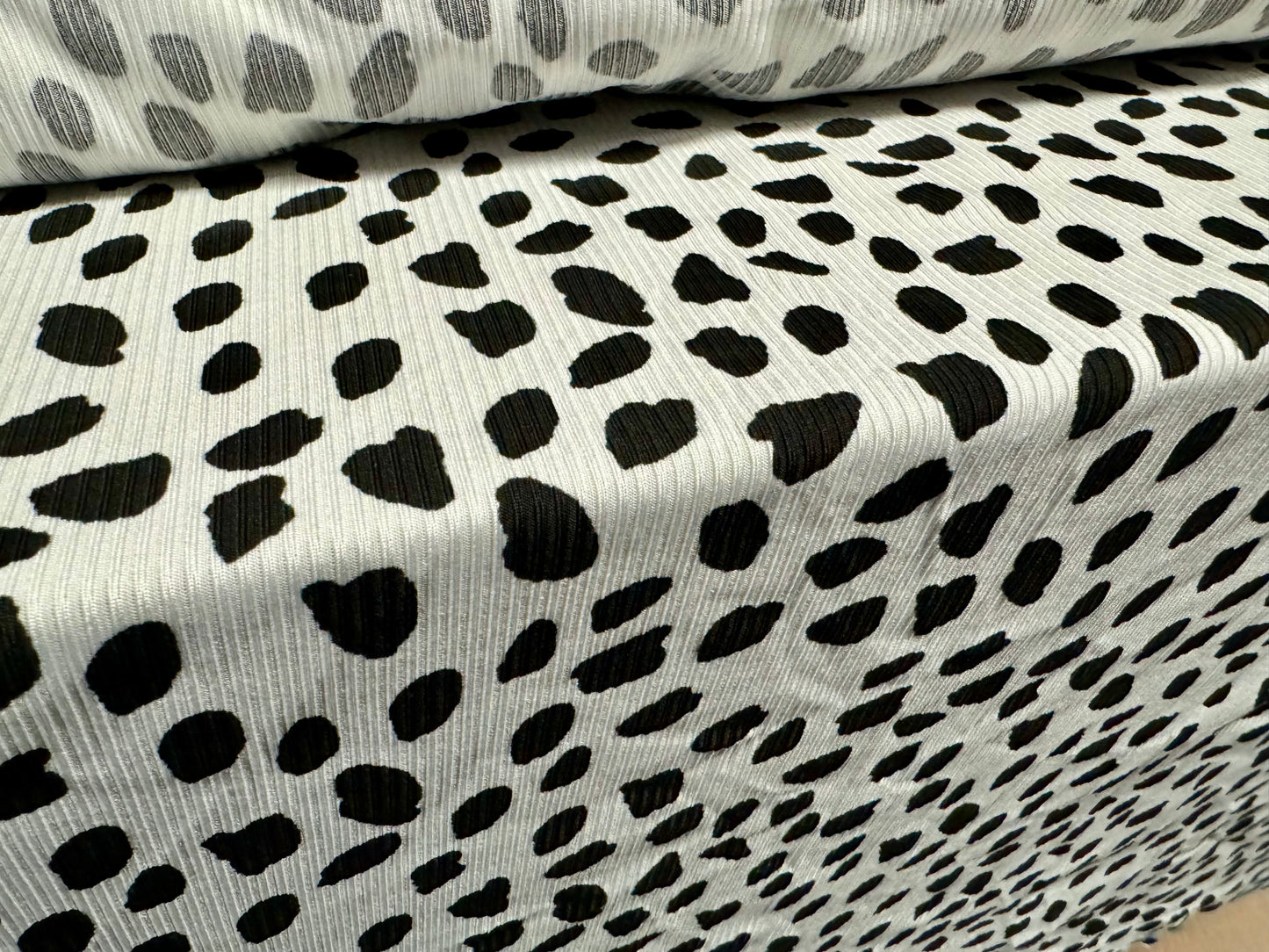 Stretch spandex ribbed jersey fabric, per metre - Dalmatian print - white & black