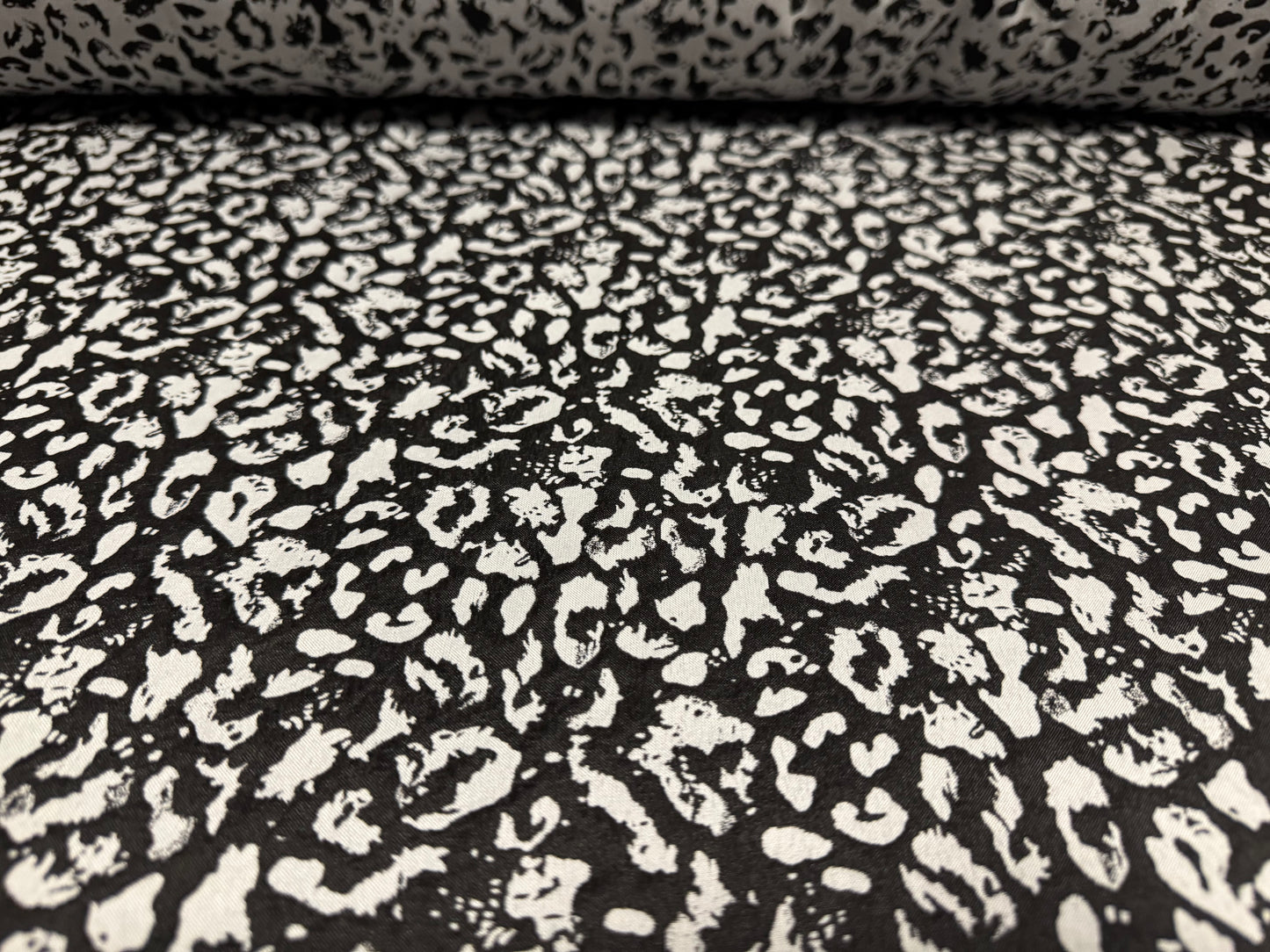 Matte taffeta faux silk fabric - leopard animal print - silver grey