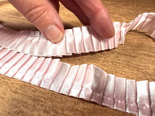 Concertina satin edging trim fabric, per metre - pink