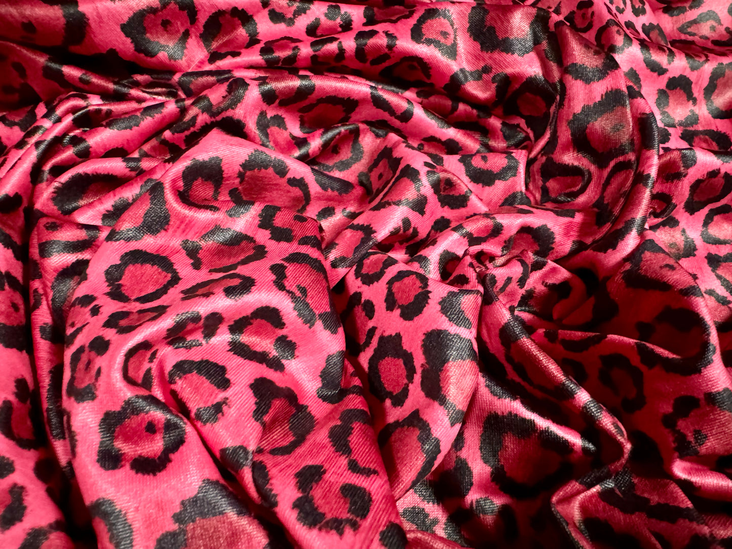 Ciré p.u. coated stretch single jersey fabric, per metre - cheetah animal print - pink