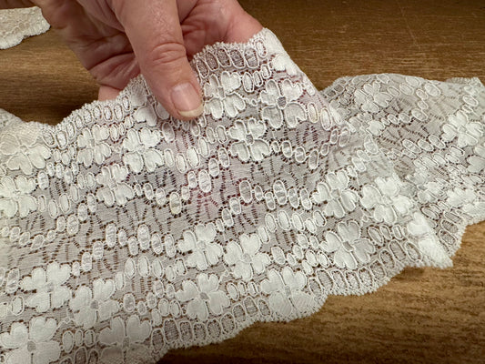 Stretch lace edging trim fabric with scalloped selvedges, per metre - floral - cream