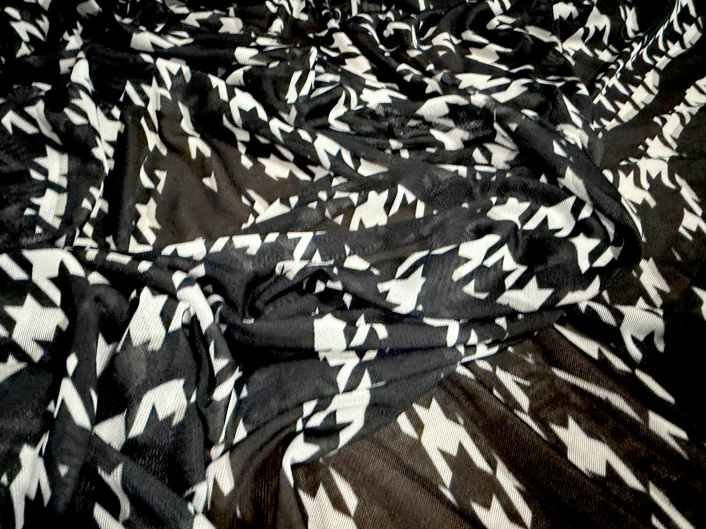 Power mesh net stretch spandex fabric, per metre - houndstooth swirl print - black & white