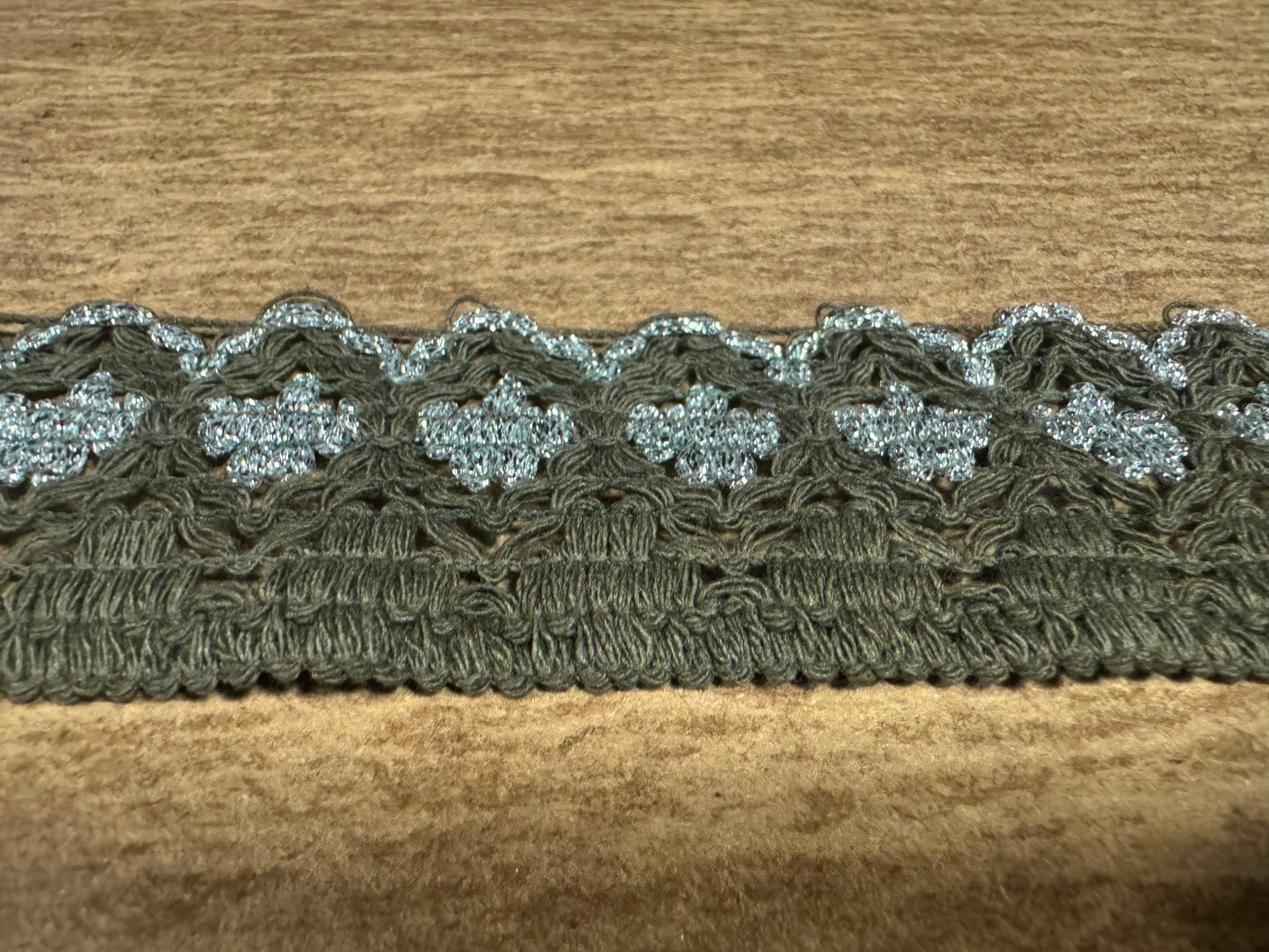 Metallic crochet lace edging trim fabric with scallop, per metre - khaki with silver lurex