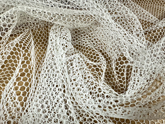 Fishnet mesh net fabric, per metre - hexagonal - white