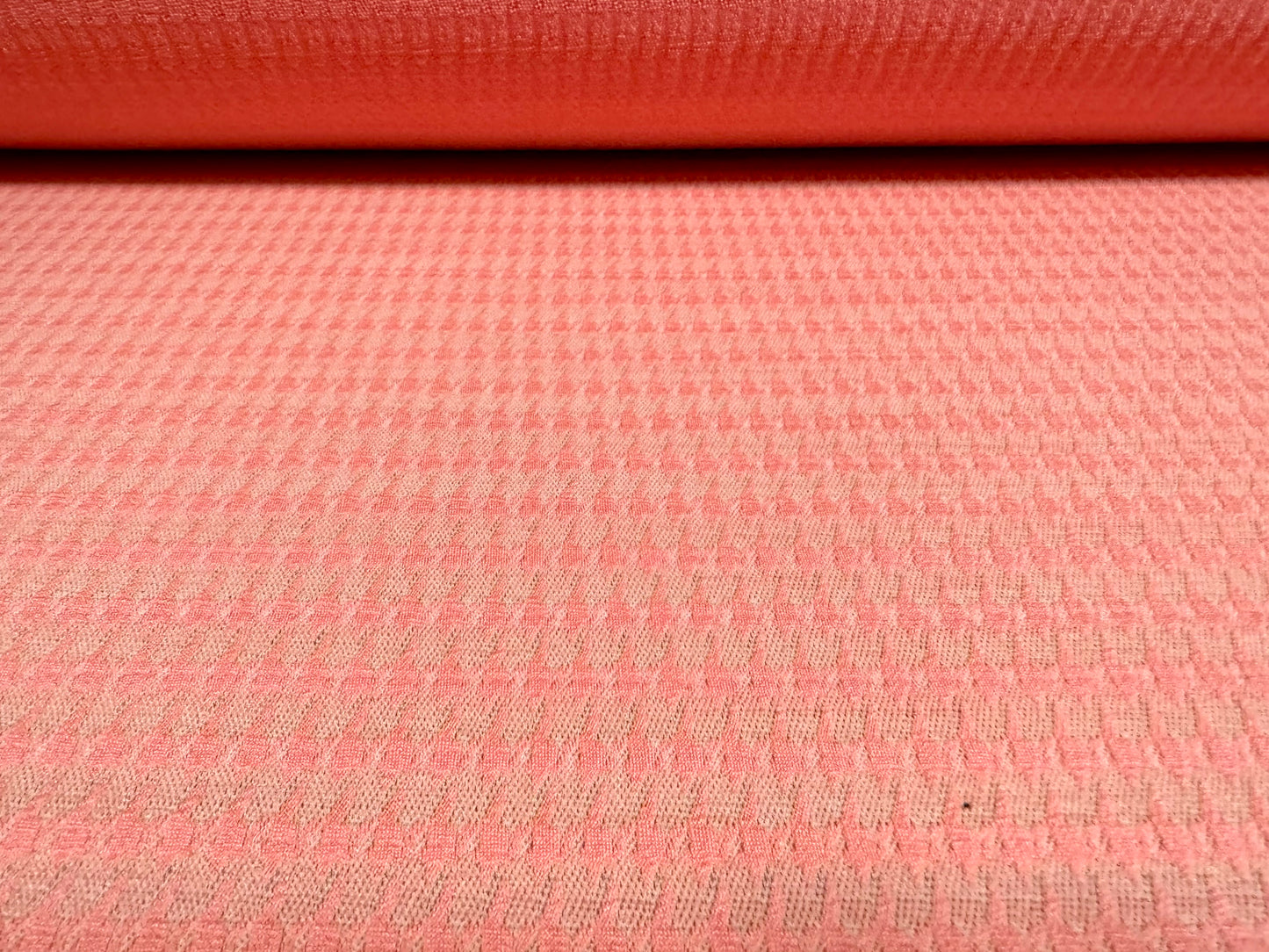 Stretch knitwear jersey fashion fabric, per metre - houndstooth jacquard - pink