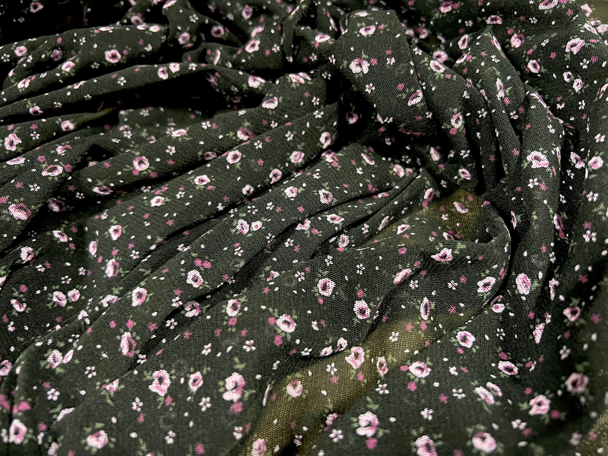 Helenca Thread Sheer Helenca mesh fabric, per metre - ditsy flower print - black & li ...