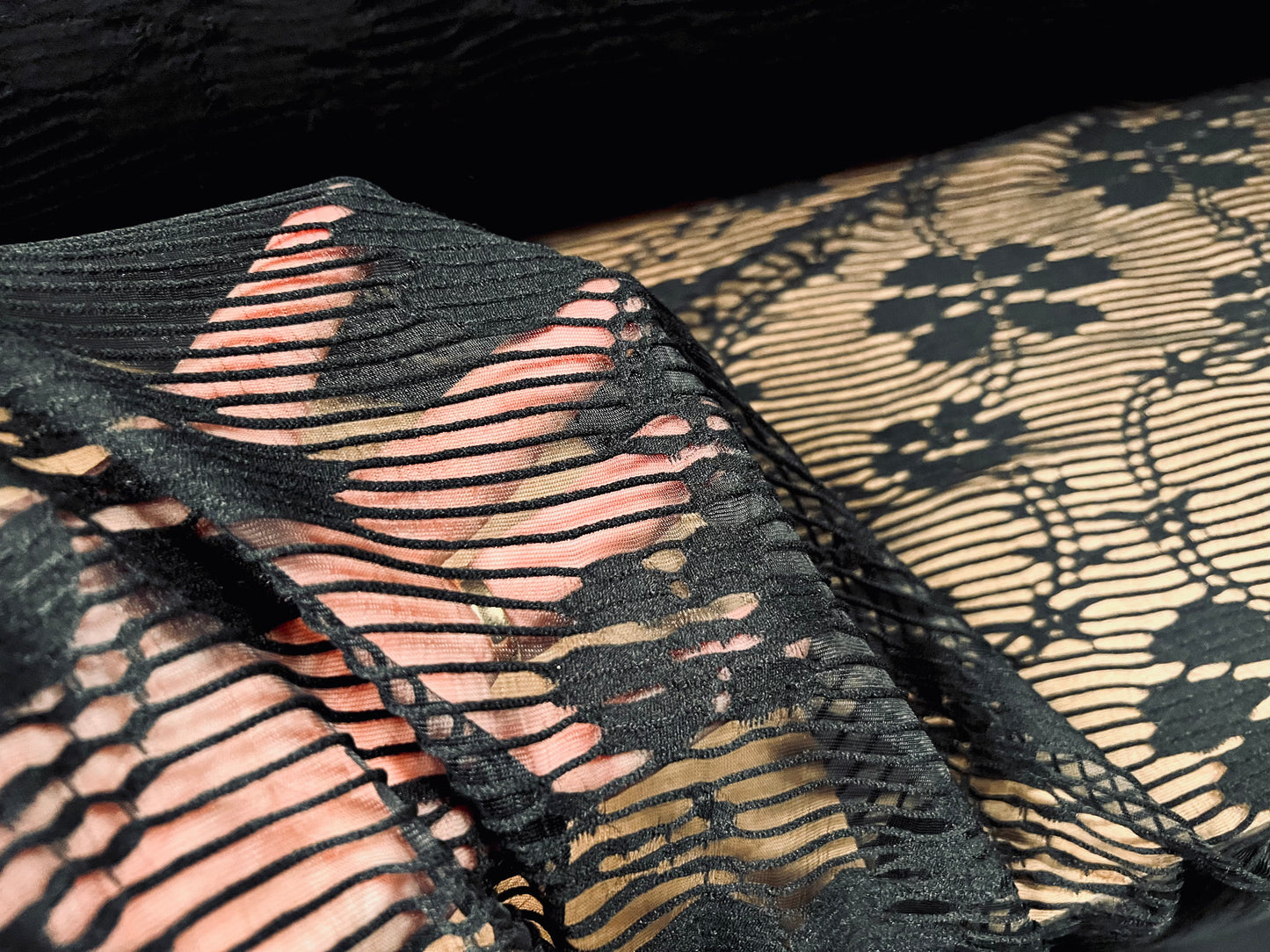 Power mesh net stretch spandex fabric, per metre - floral stripe jacquard - Black