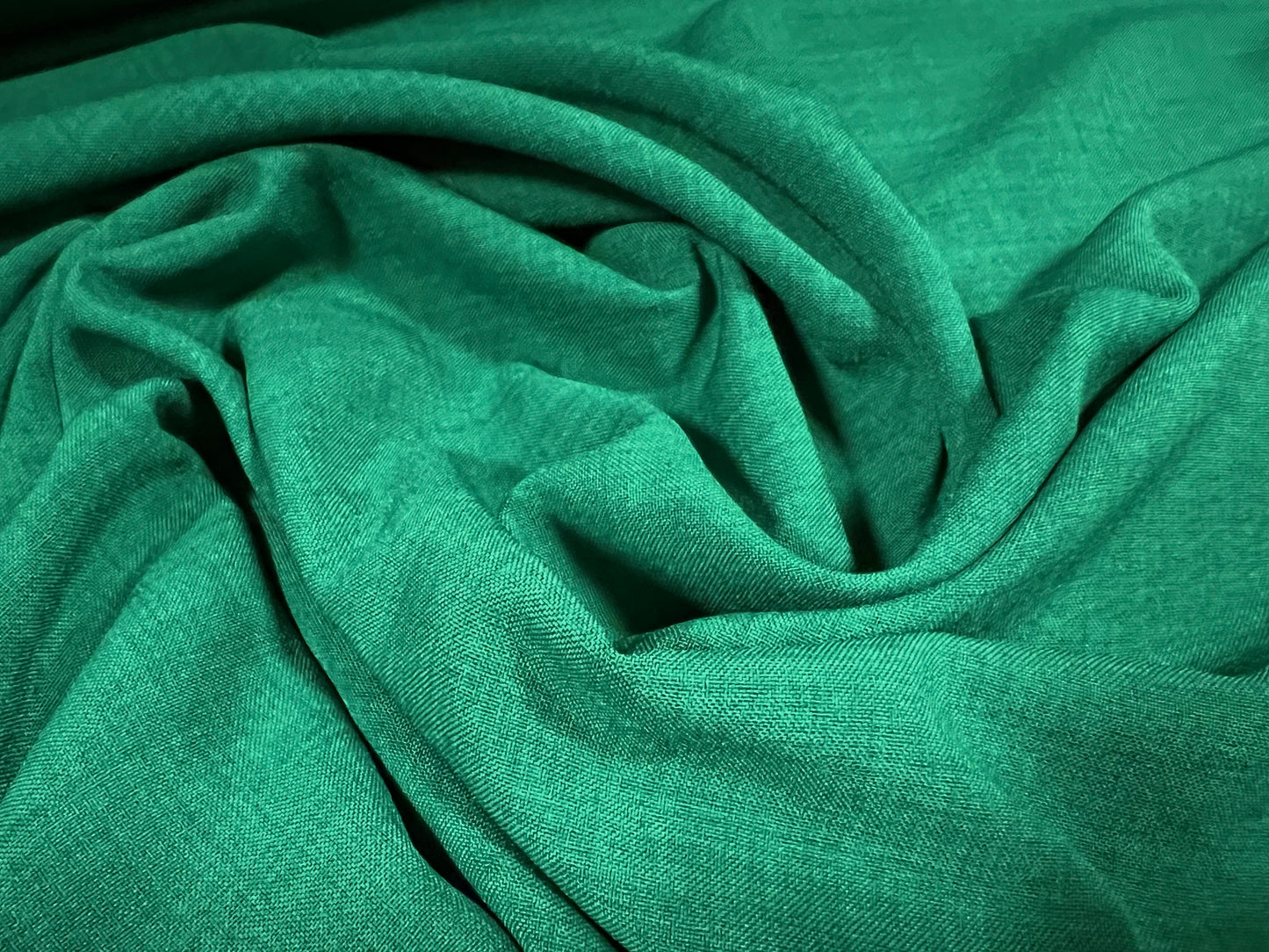 Linen look cationic woven dress trouser skirt fabric, per metre - plain - emerald green