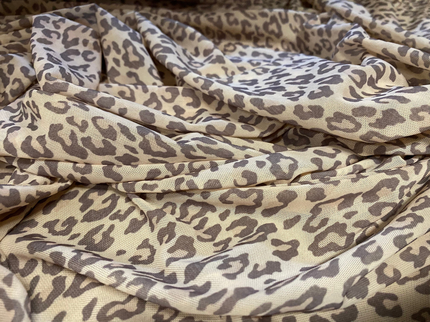 Power mesh net stretch fabric, per metre - leopardskin print - Nude