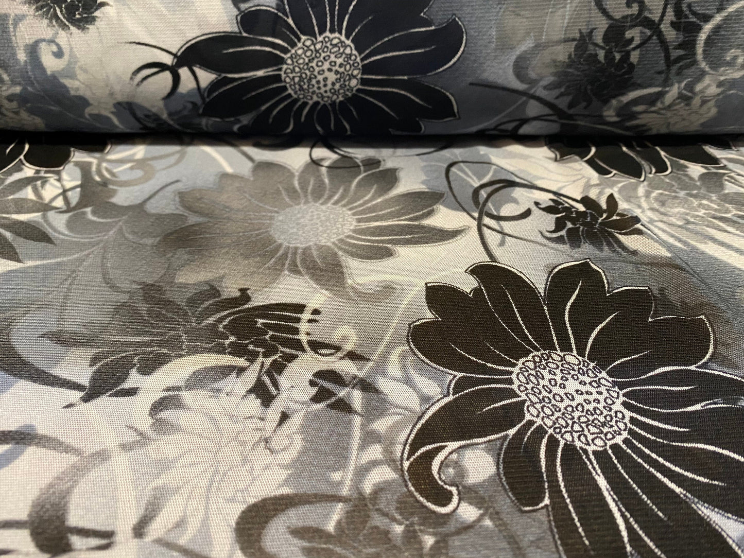 Power mesh net stretch fabric, per metre - Gerbera flower print - Grey & black