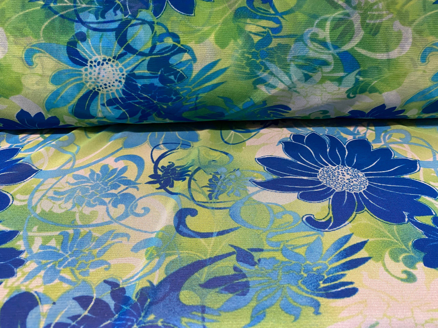 Power mesh net stretch fabric, per metre - Gerbera flower print - blue & green