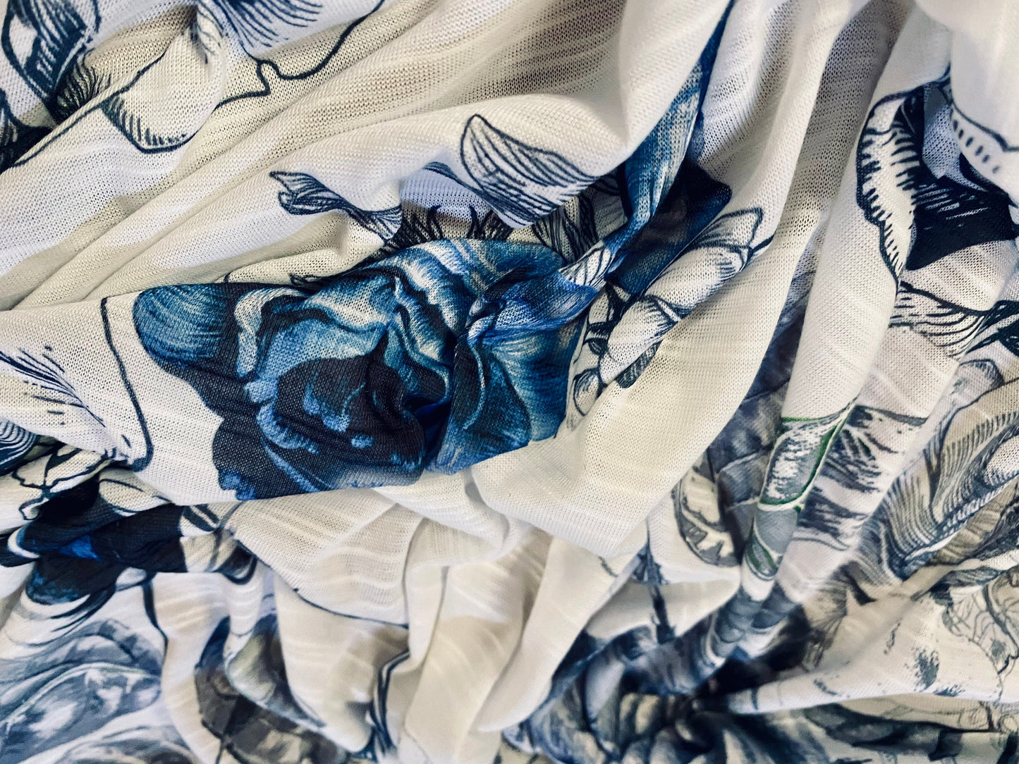 Slub single jersey printed fabric, per metre - white with blue rose flower print