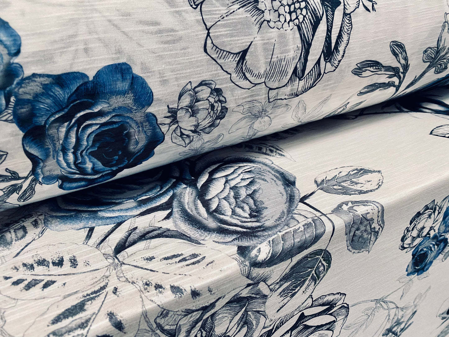 Slub single jersey printed fabric, per metre - white with blue rose flower print