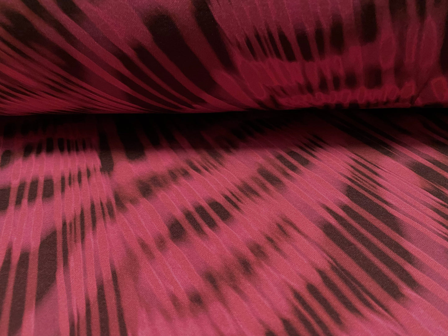 Scuba spandex stretch neoprene style jersey fashion fabric, per metre - stylised animal print - fuschia