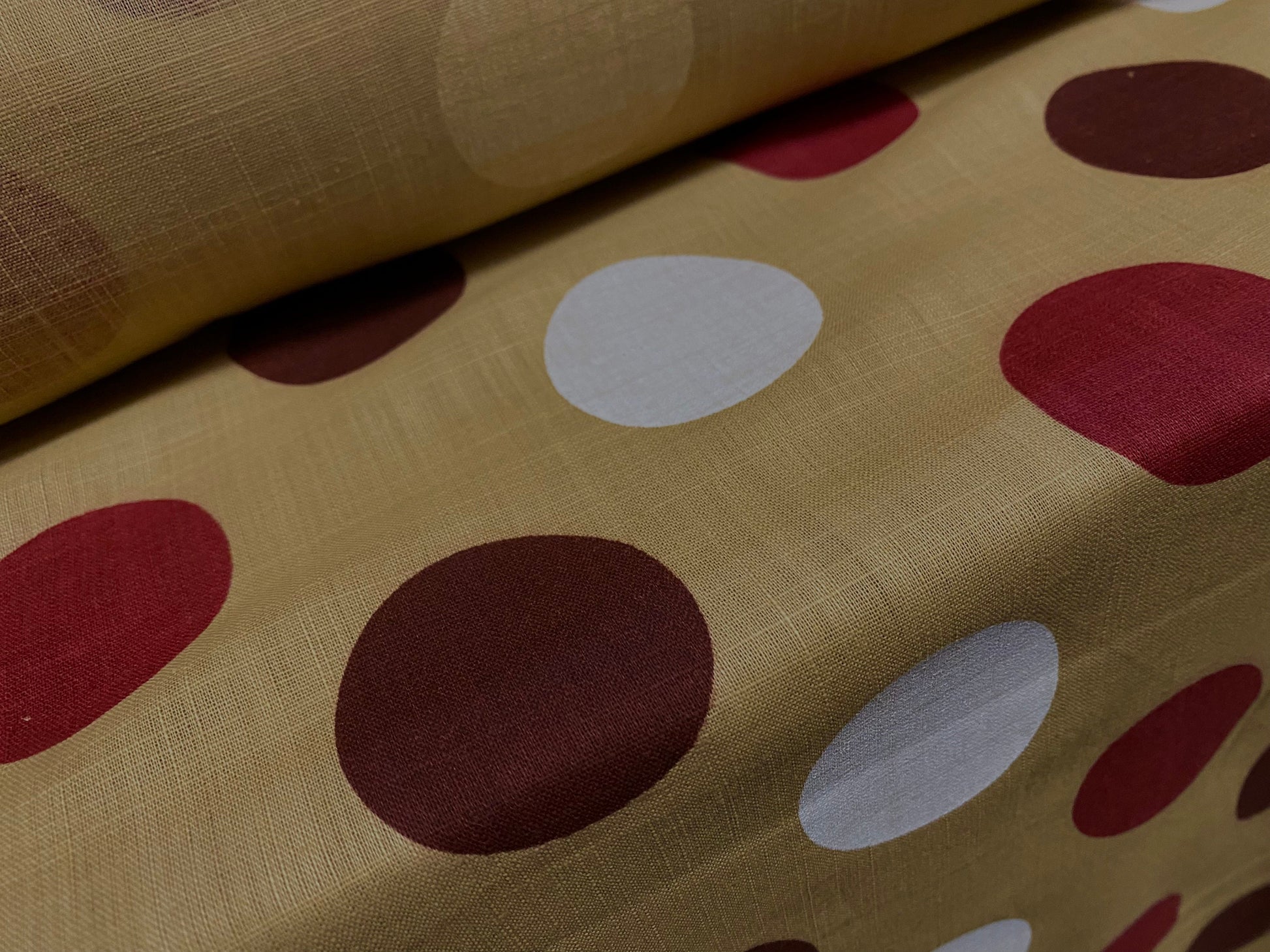 Linen woven dress fabric, per metre - circles print - tan burgundy white Linen woven dress fabric, per metre - circles print - tan burgundy white