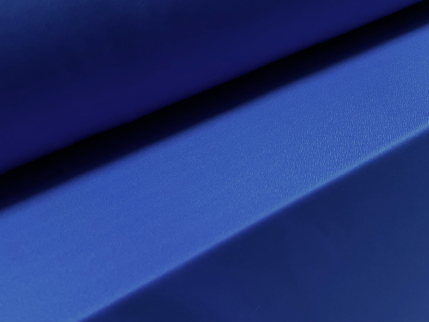 Valentino crepe spandex jersey fabric - similar to scuba - per metre - plain - royal blue